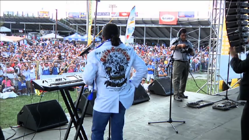 Performers at the Salvadoran Festival