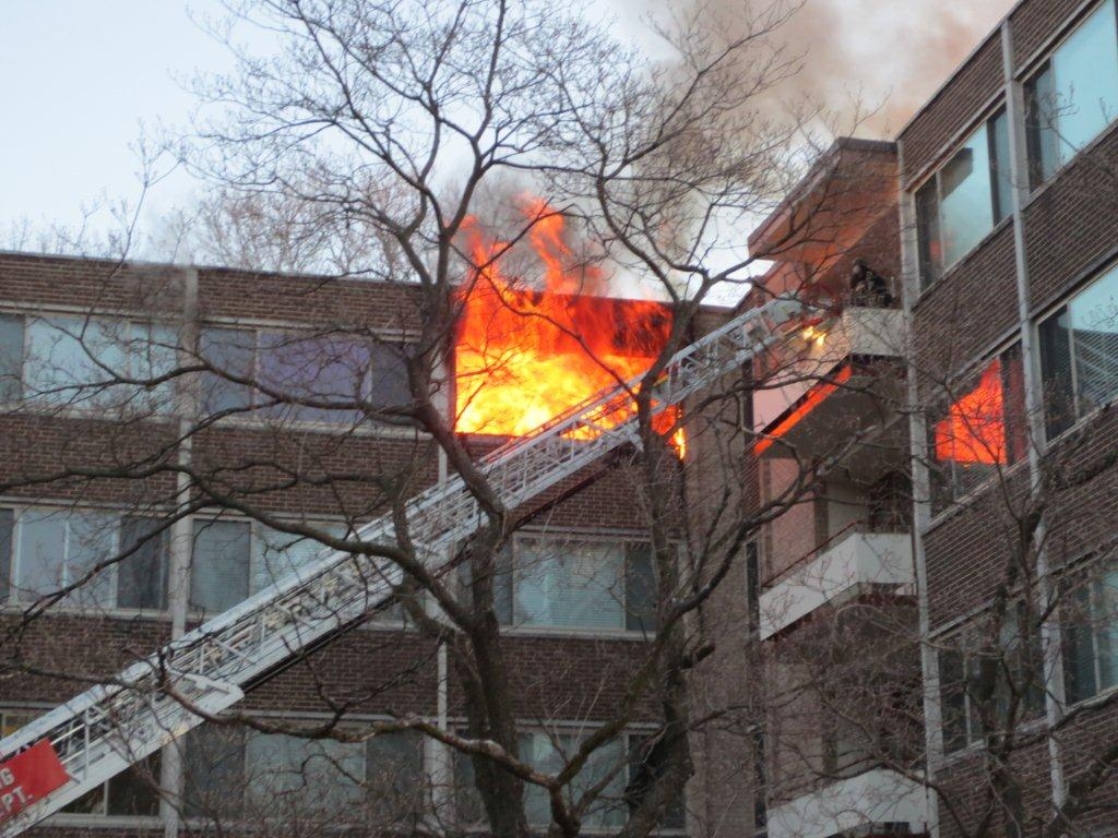 photo Silver Spring apartment fire