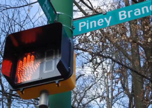 photo pedestrian crossing light at