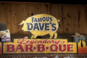 Famous Daves sign