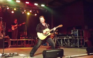 Travis Tritt 450x280 1