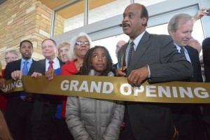 Isial Leggett at Gaitrhersburg Library ribbon cutting