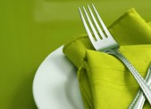 green_dinner_place setting