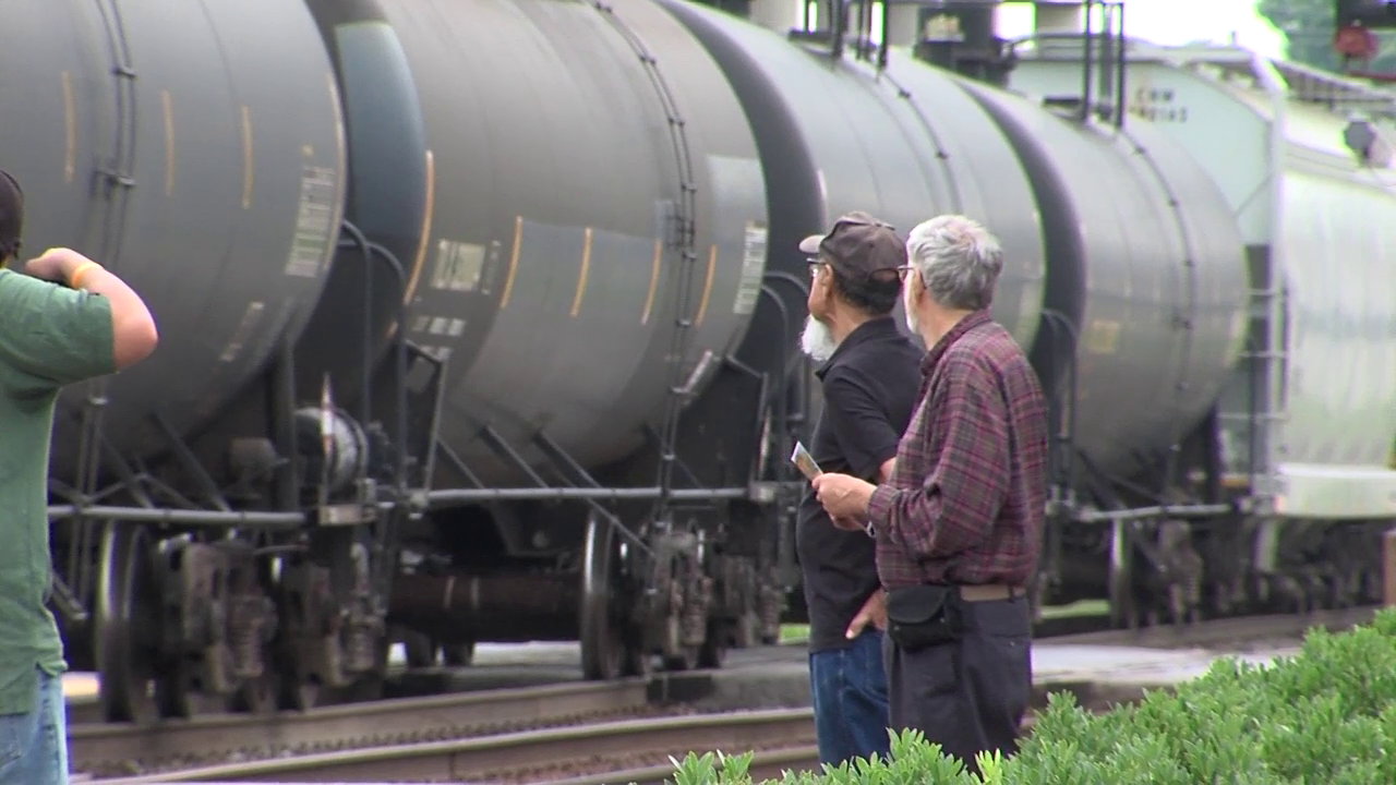 photo of Train at Gaithersburg Train Station