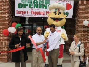 (l:r) Catherine Matthews, Montgomery County Upcounty Regional Service Center; Rizwan Bhopal, General Manager, Paisano’s Germantown; Neil Shah, Owner, Paisano’s Germantown and Marilyn Balcombe, Executive Director, GGCC; at the Gaithersburg-Germantown Chamber conducted Ribbon Cutting Ceremony for Paisano’s Pizza in Germantown on April 27, 2015.  (photo credit: Laura Rowles, GGCC Director of Events & Marketing)