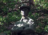 Confederate Soldier Statue 450x280