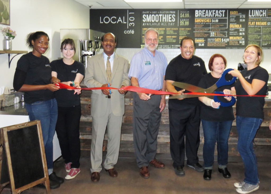 (l:r) :LOCAL 301 employees with Isiah “Ike” Leggett, County Executive, Jerry Therrien, Therren Waddell, Inc. & GGCC Board Chair; Al Molinari, LOCAL 301 COO; Debbie Molinari, Local 301CEO and Meegan Herman, LOCAL 301Executive Chef at the official Grand Opening / Ribbon Cutting Ceremony of LOCAL 301 in Germantown held on Monday, August 31, 2015.  (photo credit: Laura Rowles, GGCC Director of Events & Marketing)
