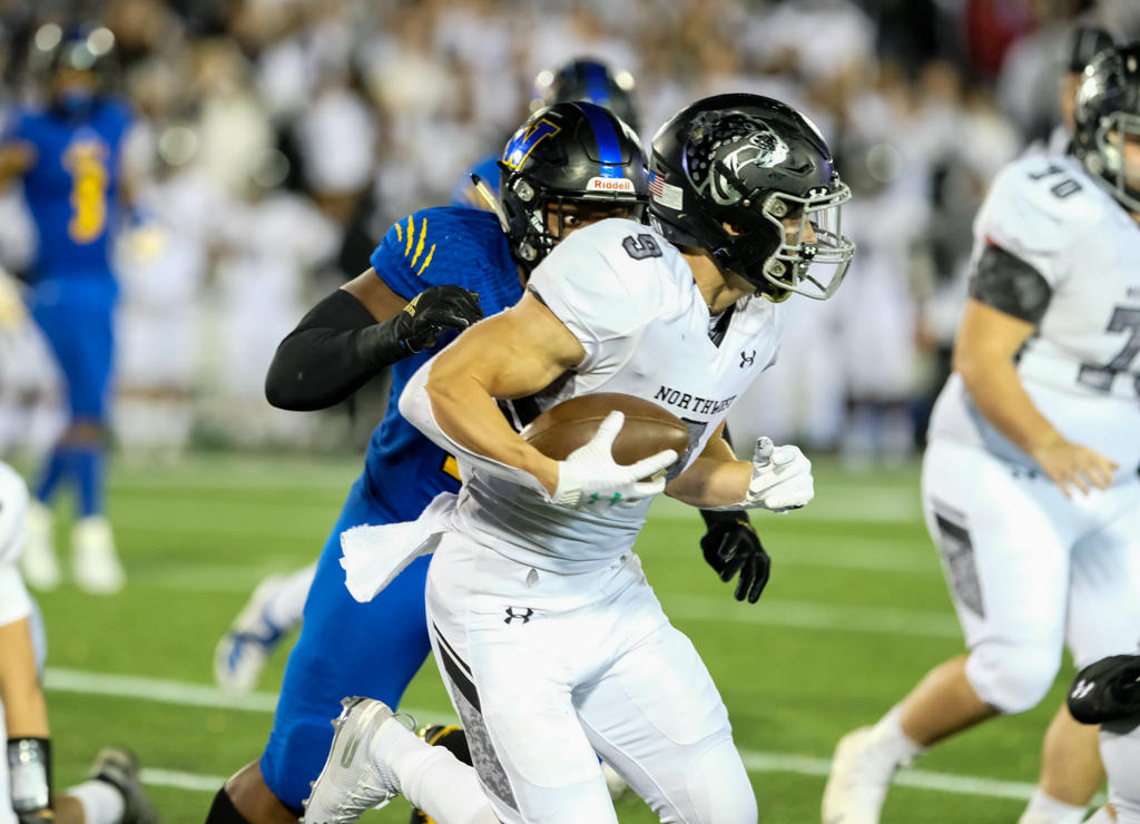 4A MPSSAA Football State Final. Dr. Henry A. Wise defeats Northwest 35