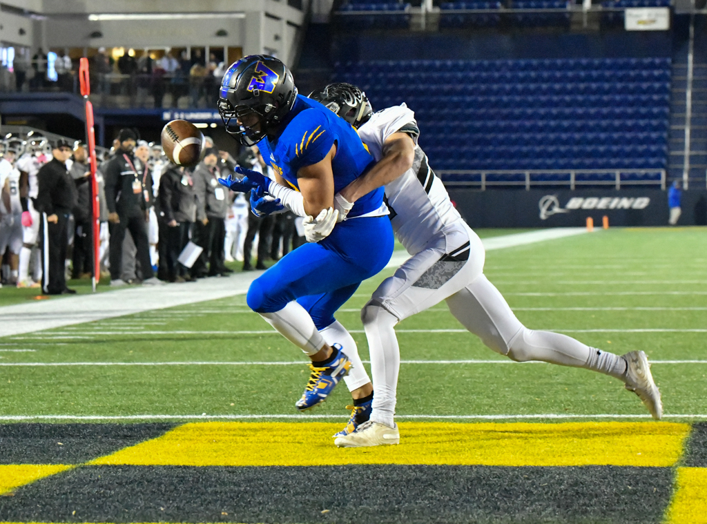 4A MPSSAA Football State Final. Dr. Henry A. Wise defeats Northwest 35