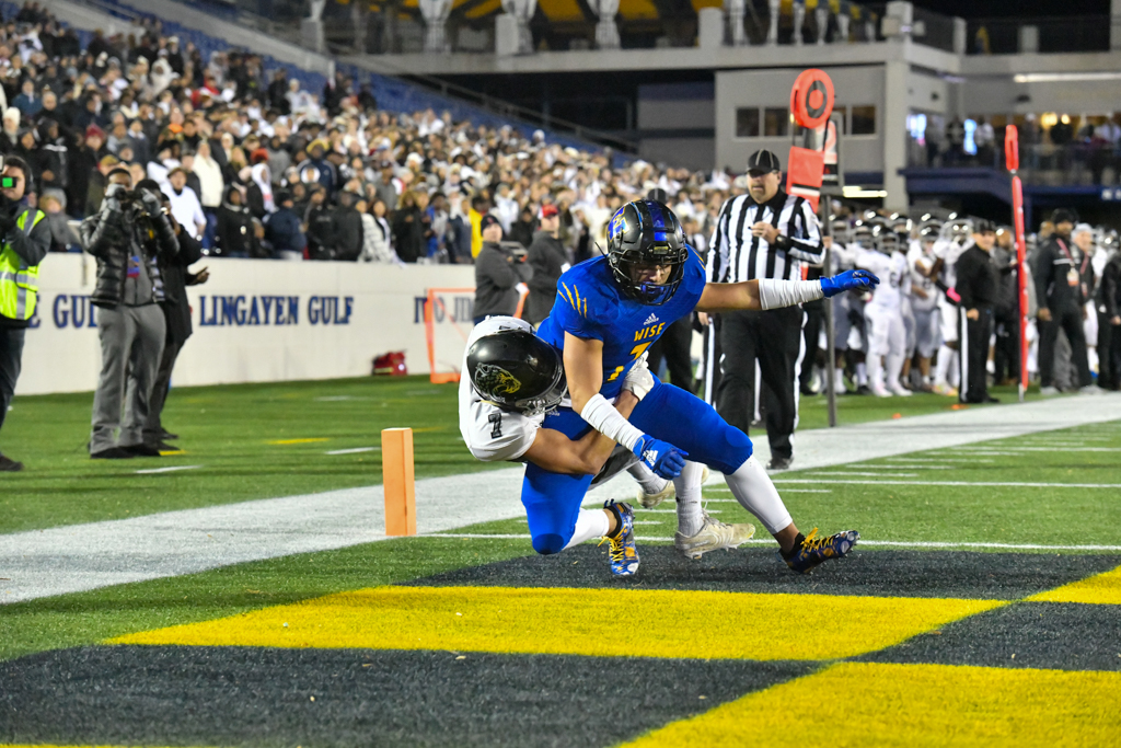 4A MPSSAA Football State Final. Dr. Henry A. Wise defeats Northwest 35