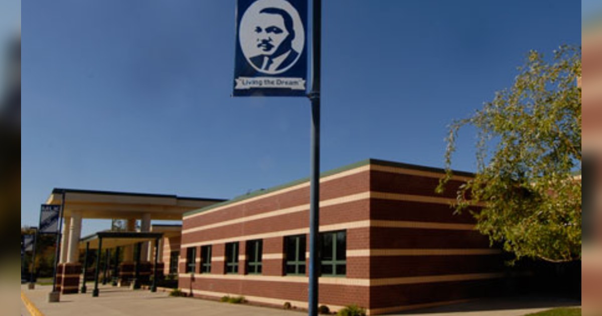 Empleados de la Escuela Martin Luther King, Jr. Dieron