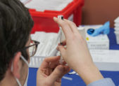 Evento Virtual Para Despejar las Dudas sobre la Vacuna en Jóvenes Mayores de 12 Años covid vaccine - featured